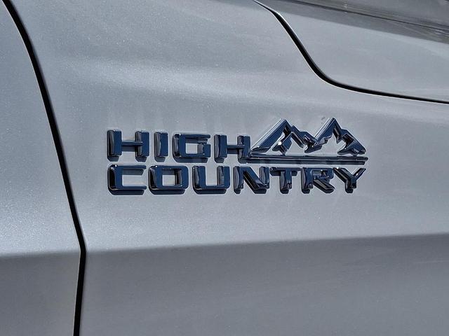 Photo of 2025 Iridescent Pearl Tricoat Chevrolet Tahoe