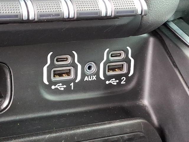 Photo of 2022 Bright White Clearcoat RAM 1500
