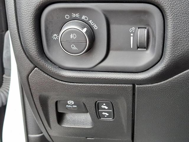 Photo of 2022 Bright White Clearcoat RAM 1500