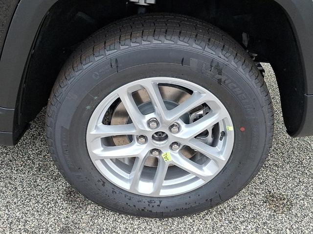 Photo of 2025 Diamond Black Jeep Grand Cherokee L