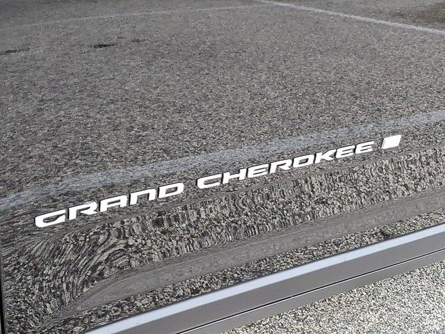 Photo of 2025 Diamond Black Jeep Grand Cherokee L