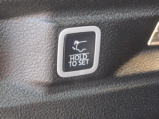 Photo of 2021 Metallic Jeep Grand Cherokee L