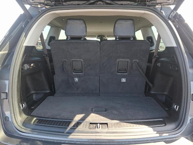 Photo of 2021 Metallic Jeep Grand Cherokee L