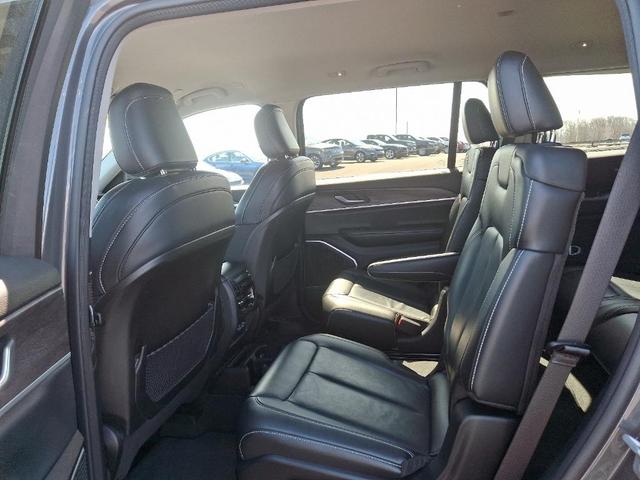 Photo of 2021 Metallic Jeep Grand Cherokee L
