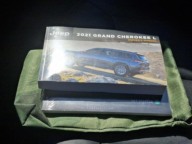 Photo of 2021 Metallic Jeep Grand Cherokee L