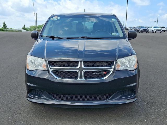 Photo of 2014 Brilliant Black Crystal Pearlcoat Dodge Grand Caravan