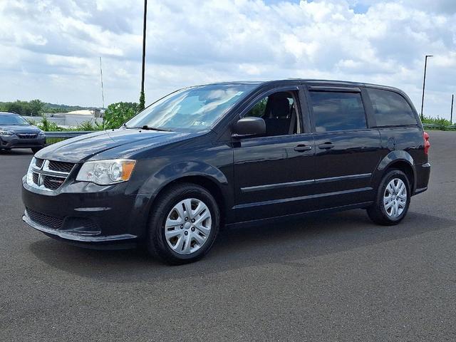 Photo of 2014 Brilliant Black Crystal Pearlcoat Dodge Grand Caravan