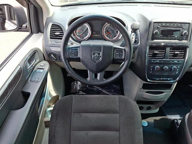 Photo of 2014 Brilliant Black Crystal Pearlcoat Dodge Grand Caravan