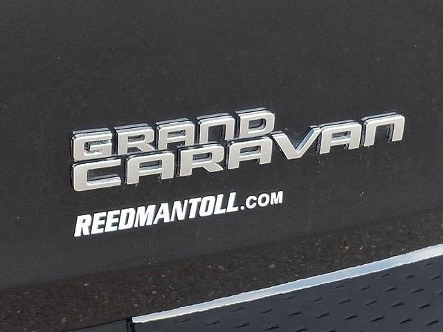 Photo of 2014 Brilliant Black Crystal Pearlcoat Dodge Grand Caravan