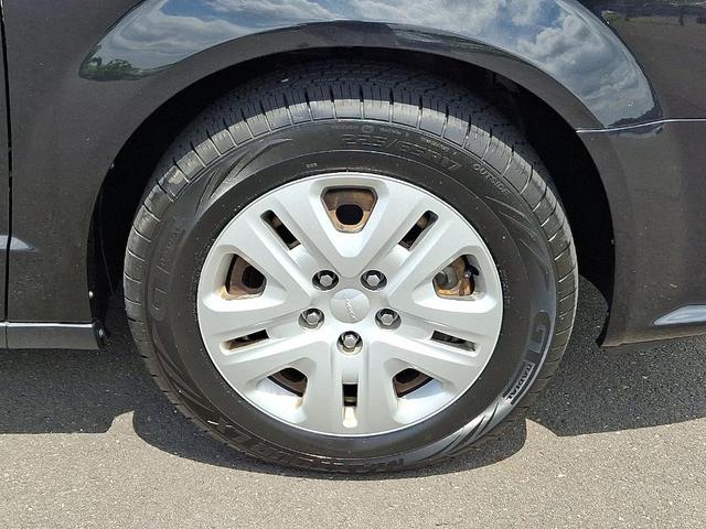 Photo of 2014 Brilliant Black Crystal Pearlcoat Dodge Grand Caravan