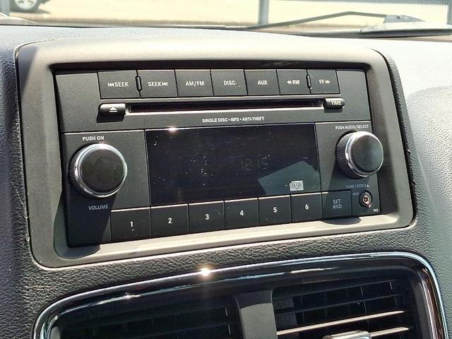 Photo of 2014 Brilliant Black Crystal Pearlcoat Dodge Grand Caravan