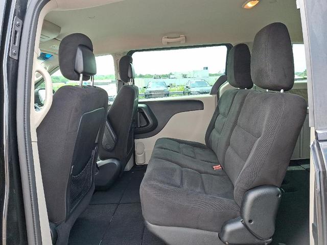 Photo of 2014 Brilliant Black Crystal Pearlcoat Dodge Grand Caravan