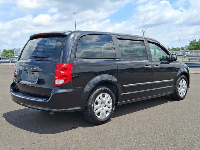 Photo of 2014 Brilliant Black Crystal Pearlcoat Dodge Grand Caravan
