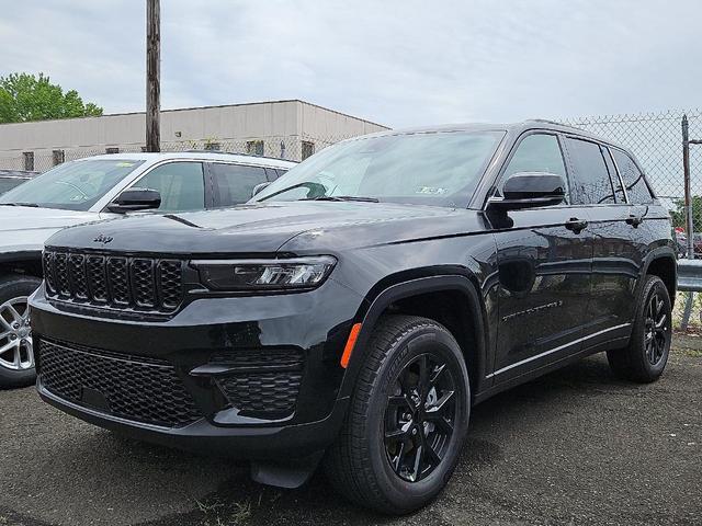 Photo of 2025 Diamond Black Jeep Grand Cherokee