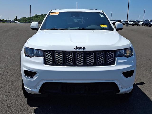 Photo of 2022 Bright White Clearcoat Jeep Grand Cherokee WK