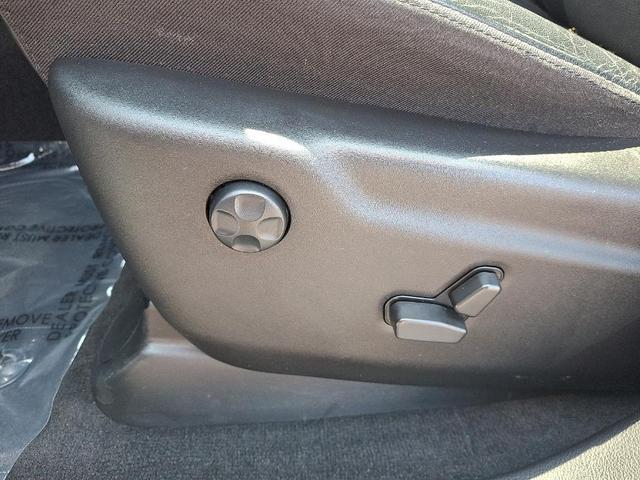 Photo of 2022 Bright White Clearcoat Jeep Grand Cherokee WK