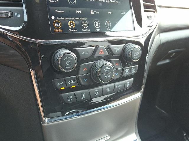 Photo of 2022 Bright White Clearcoat Jeep Grand Cherokee WK