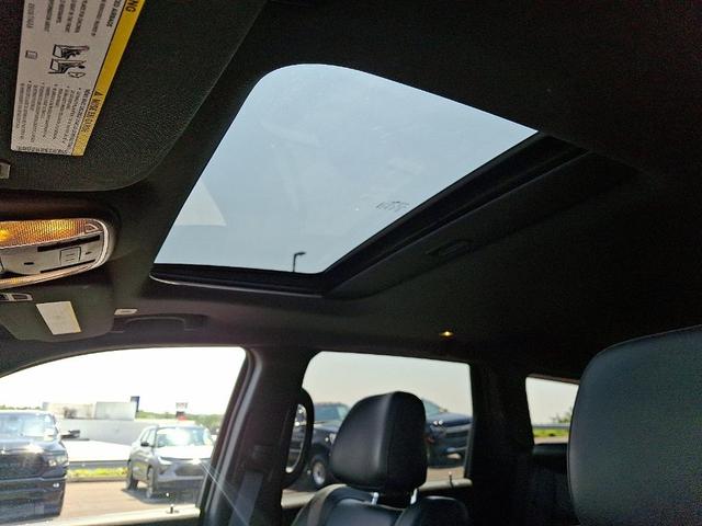 Photo of 2022 Bright White Clearcoat Jeep Grand Cherokee WK
