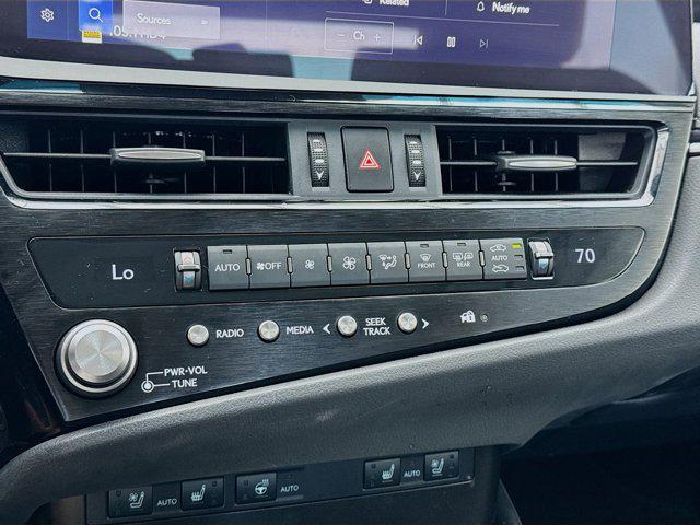 Photo of 2024 Eminent White Pearl Lexus ES 300h