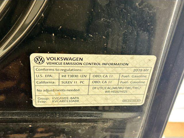 Photo of 2019 Deep Black Pearl Volkswagen Golf Alltrack