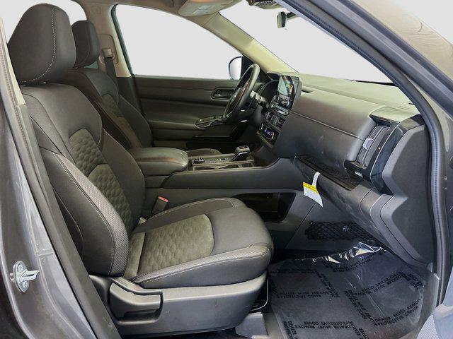 Photo of 2024 Gun Metallic Nissan Pathfinder