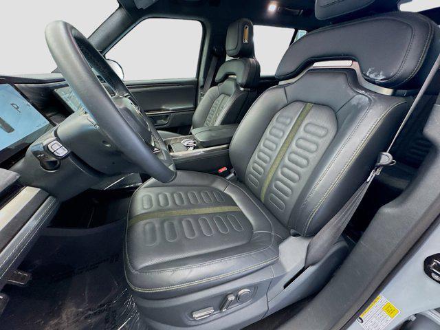 Photo of 2022 Rivian Blue Rivian R1S