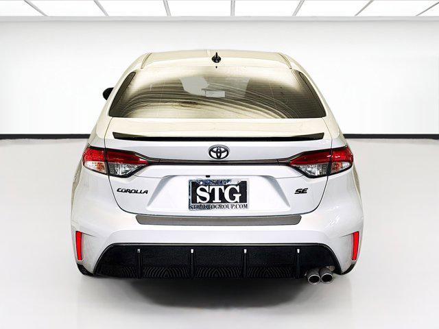 Photo of 2024 Classic Silver Metallic Toyota Corolla