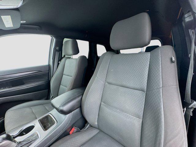Photo of 2020 Diamond Black Crystal Pearlcoat Jeep Grand Cherokee