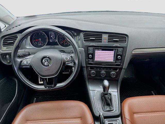 Photo of 2019 Platinum Gray Metallic Volkswagen Golf Alltrack