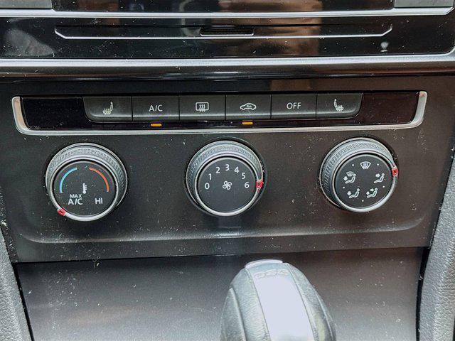 Photo of 2019 Platinum Gray Metallic Volkswagen Golf Alltrack