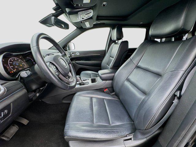 Photo of 2019 Diamond Black Crystal Pearlcoat Jeep Grand Cherokee