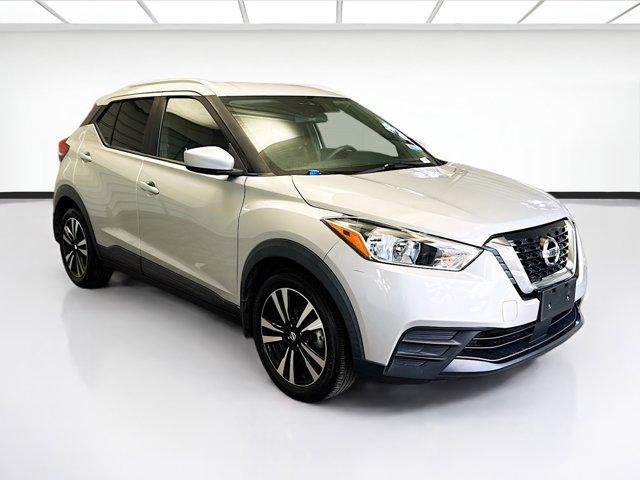 Photo of 2020 Brilliant Silver Metallic Nissan Kicks