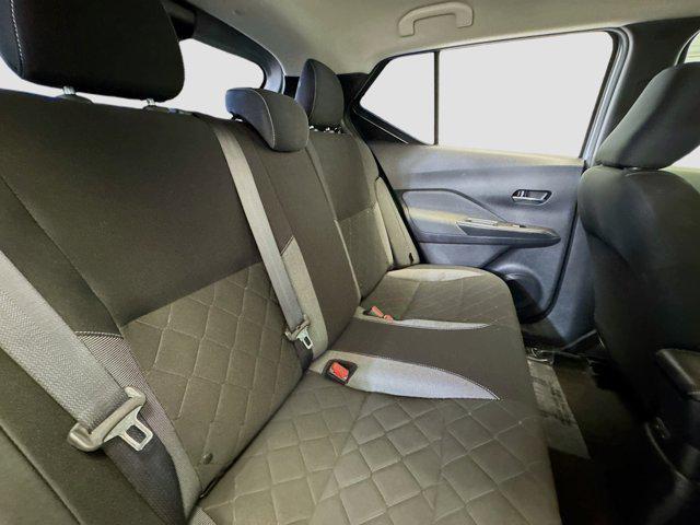 Photo of 2020 Brilliant Silver Metallic Nissan Kicks