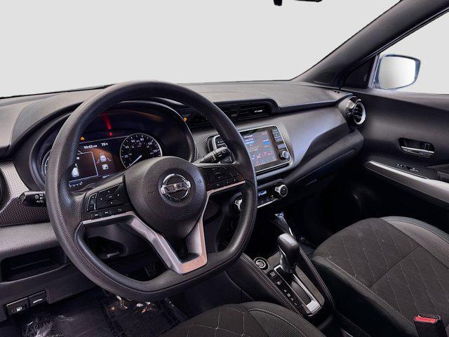 Photo of 2020 Brilliant Silver Metallic Nissan Kicks
