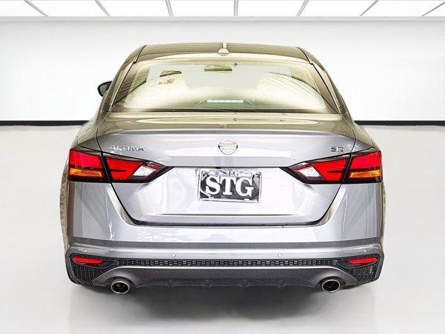 Photo of 2022 Gun Metallic Nissan Altima