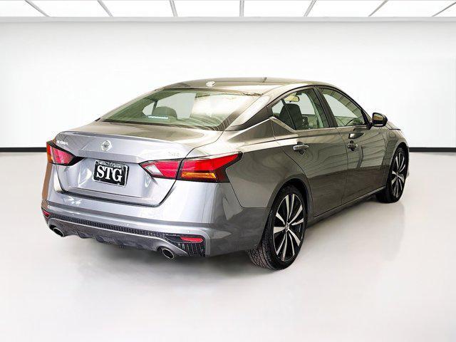 Photo of 2022 Gun Metallic Nissan Altima