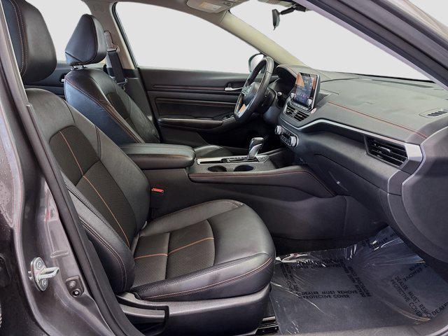 Photo of 2022 Gun Metallic Nissan Altima