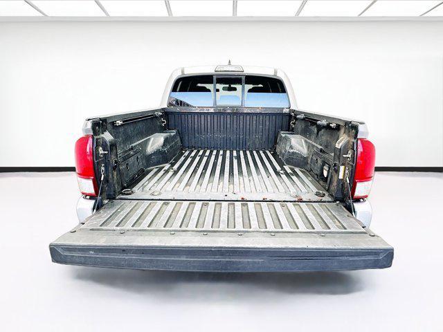 Photo of 2016 Magnetic Gray Metallic Toyota Tacoma