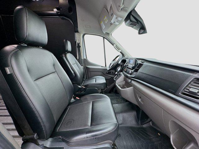 Photo of 2023 Oxford White Ford Transit-250