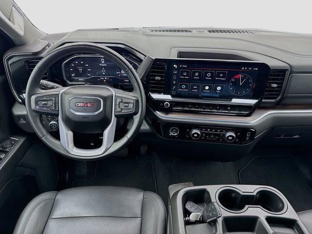 Photo of 2024 Summit White GMC Sierra 1500