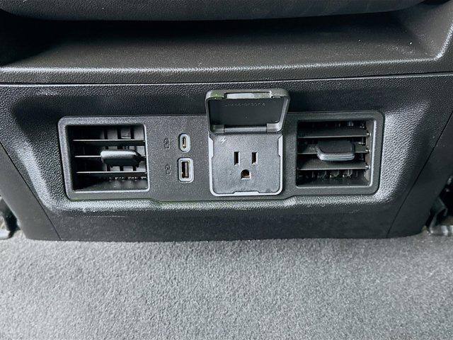 Photo of 2024 Summit White GMC Sierra 1500