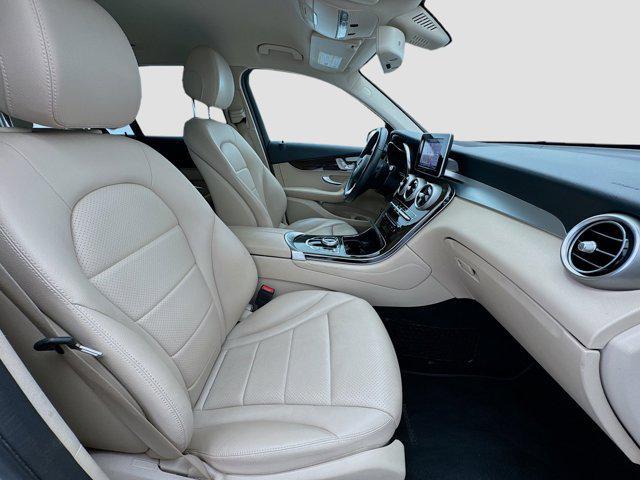 Photo of 2019 White Mercedes-Benz GLC 300
