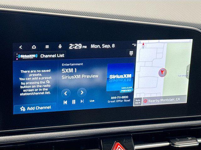 Photo of 2023 Snow White Pearl Kia Niro
