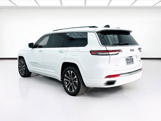 Photo of 2023 Bright White Clearcoat Jeep Grand Cherokee L