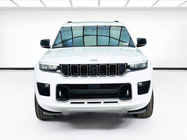 Photo of 2023 Bright White Clearcoat Jeep Grand Cherokee L