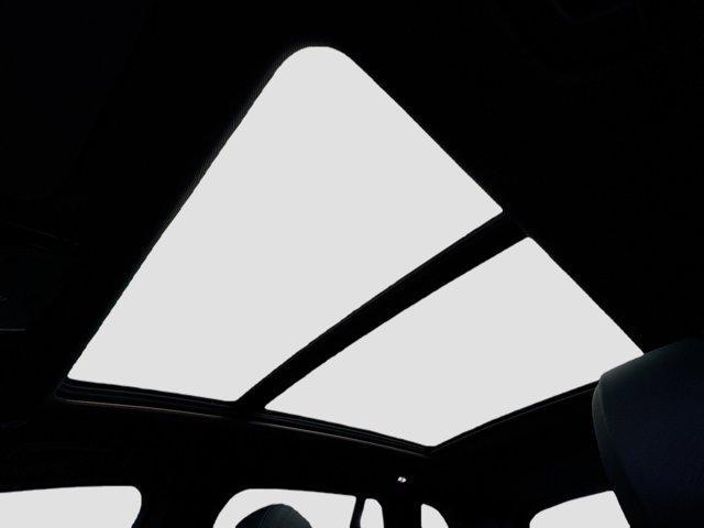 Photo of 2022 Alpine White BMW X5 PHEV
