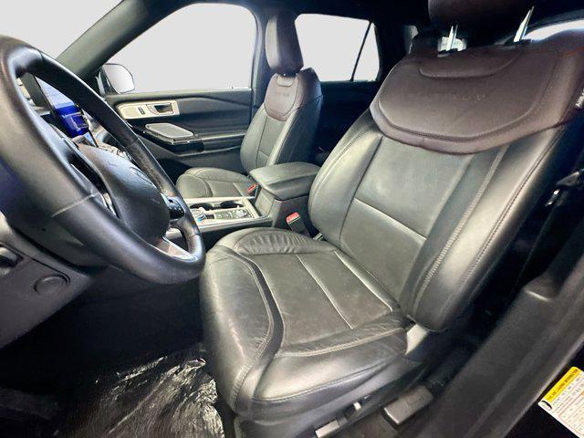 Photo of 2022 Agate Black Metallic Ford Explorer