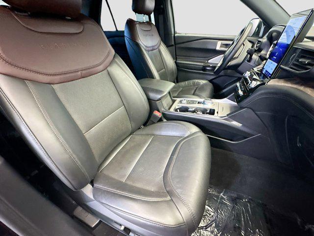 Photo of 2022 Agate Black Metallic Ford Explorer