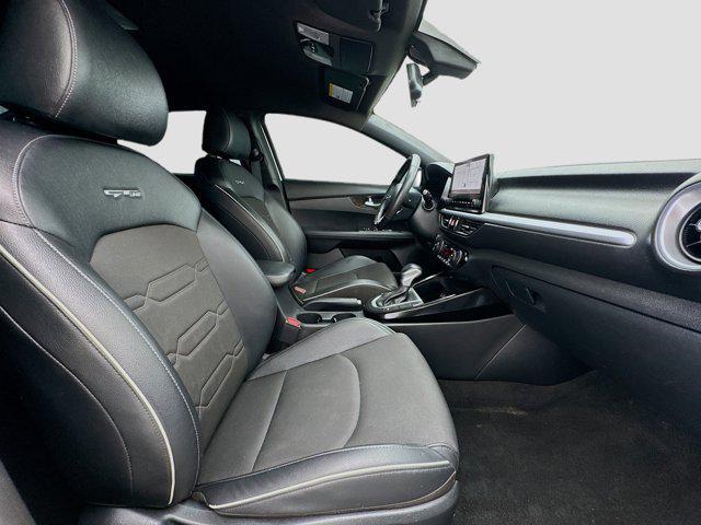 Photo of 2022 Snow White Pearl Kia Forte
