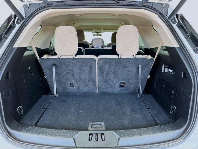 Photo of 2020 Oxford White Ford Explorer